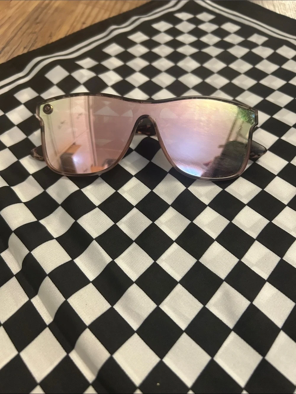 Women’s pink Mirrored Sunglasses - Rose Gold Lens polarized